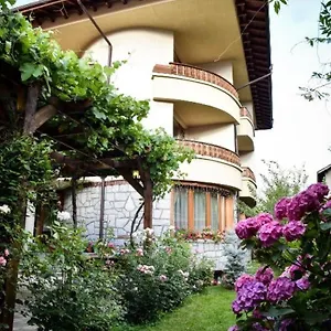 Otel Lina